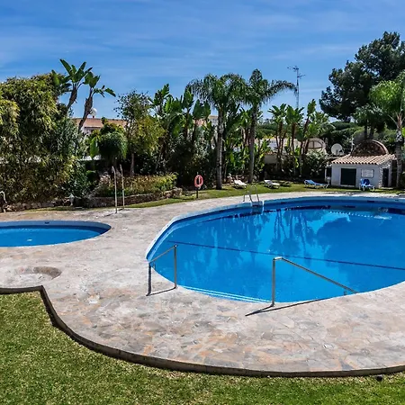 Ultimate - Heerlijk Op Loopafstand Het - Gezamenlijk Zwembad Apartamento Estepona
